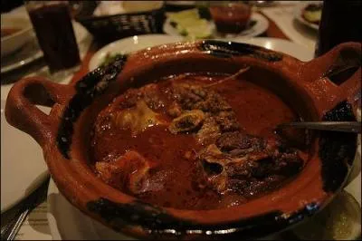 Dans quel pays peut-on dguster un huaxmole, plat confectionn  partir de viande de boeuf, de piment guajillo et de graines de lin ?