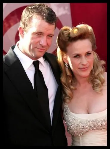 De 2002  2010, il a t en couple avec une actrice clbre, dsormais hrone d'une srie TV, et avec qui il a mme eu une fille prnomme Harlow Olivia Calliope. De qui s'agit-il ?