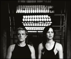 Que dit Peeta ironiquement quand il parle de leurs talents ?