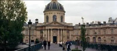 Quel crivain devient immortel le 12 dcembre 2013 ?