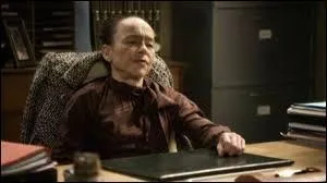 Pourquoi Eve admire-t-elle Mme Vergneaux la proviseure du lyce d'Adams