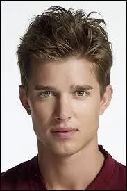 C'est le grand frre d'Alison DiLaurentis. Qui est-il ?