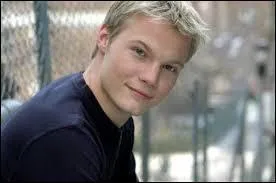 Il tait le petit-ami d'Hanna Marin. Qui est-il ?