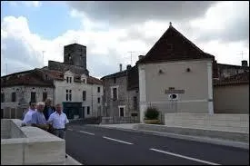 Nous nous rendons maintenant  La Rochebeaucourt-et-Argentine, en Dordogne. Nous serons donc en rgion ...