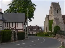 Nous traversons la commune bas-normande de Pennedepie. Nous nous situons dans le dpartement ...