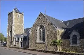 Je vous emmne  Saint-Brvins-les-Pins, dans le 44. Cette station balnaire se situe en rgion . .