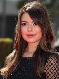 Elle sort son premier single en quelle anne ?