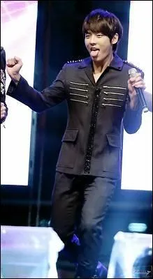 Avec qui a-t-il travaill avant de faire partie de BtoB ?