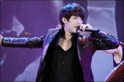 D'aprs les autres membres, il est celui qui ...