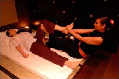 Lorsqu'on fait un massage, par quelle rgion doit-on commencer ?