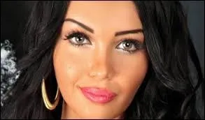 Dans quoi joue-t-elle ?