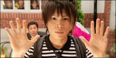 On le voit dans le rôle de Kayashima Taiki, personnage qui possède un don de voyance. Quel est ce drama ?