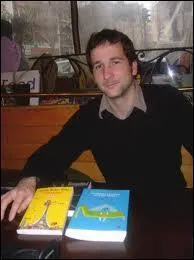 En quelle anne Julien Blanc-Gras a-t-il crit son 1er roman ?