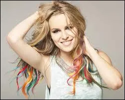 En 2011, elle dcroche un rle ; dans quel film Disney Channel ?