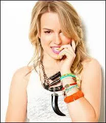 Son premier album est sorti  quelle date ?