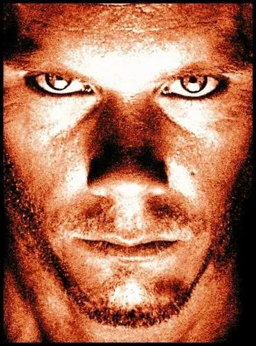 En 1999, dans le film  Hypnose  de David Koepp, quel genre de fantme s'incruste dans la vie de son personnage ?