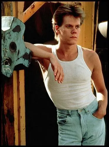 Mais ce n'est qu'en 1984 qu'il se fait mondialement connatre grce  un premier rle dans le trs culte  Footloose . Quel tait son nom dans ce film ?