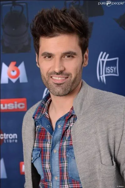 Quelle chanson Dume chante-t-il en solo ?