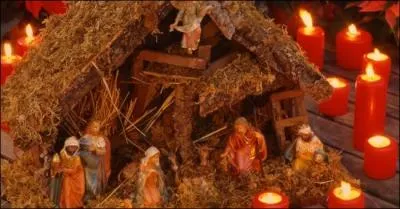 Quand la crèche, originaire d'Italie, est-elle installée ?