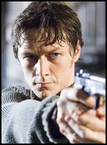 Comment s'appelle l'organisation criminelle que rejoint Wesley Gibson, son personnage, dans le film Wanted : Choisis ton destin ?