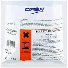 Bref, pour dtecter la prsence d'eau, on utilise une poudre blanche appele :