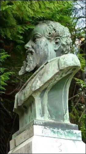 Comment s'appelle ce conseiller d'État, dont une rue porte le nom à Carouge ?