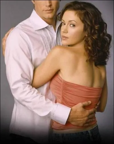 Phoebe est dans les bras de ... .