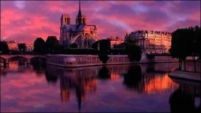 Dans la chanson de Dutronc  Il est 5 heures Paris s'veille , qui a froid aux pieds ?