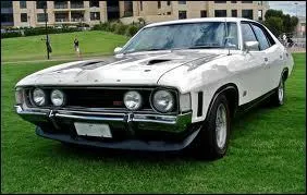 Un petit peu d'anglais maintenant, quel est le nom de cette voiture ?