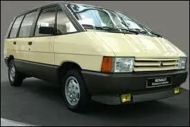 Et on finit en grandeur, quel est le nom de cette voiture ?