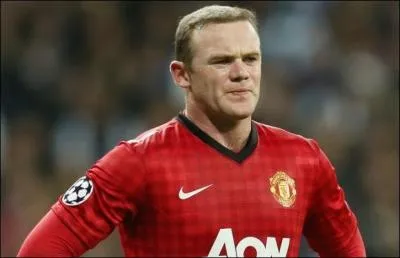 De quelle nationalit est ce joueur de Manchester United ?