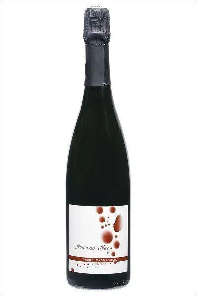 Quel nom, d'origine royale, porte ce vin ptillant d'Indre-et-Loire, le mme que celui de la commune de production, laquelle fut autrefois un port fluvial rput ?