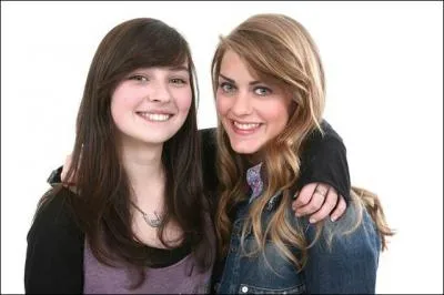 Ces deux filles appartiennent-elles  la mme famille ?