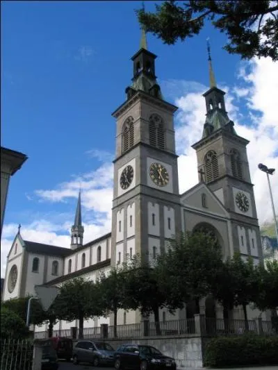 Plus loin nous arrivons  Glaris pour dguster du Schbzigger ; mais qu'est-ce donc ?