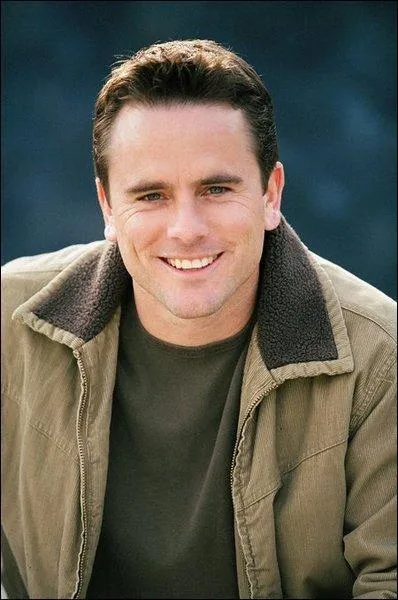 Qui joue le rle du pre de la famille ?