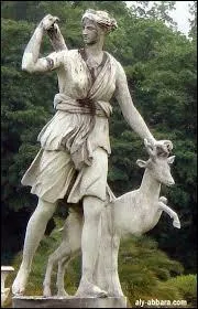 Qui est la desse grecque de la chasse ?