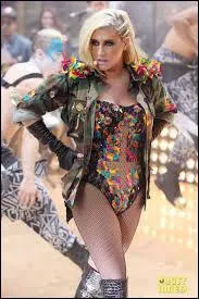 A ses dbuts, avec qui Ke$ha a-t-elle collabor ?