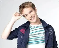 Qui est ce petit blondinet ?