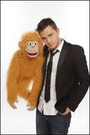 Comment se nomment ces deux humoristes ?