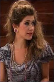 Vers la fin de la saison Angie va :