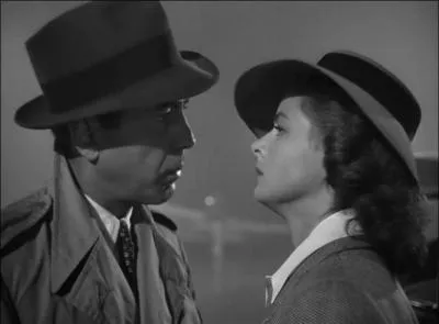 Ce film de 1942 avec Humphrey Bogart et Ingrid Bergman a obtenu de suite un succs immense. Quel est son titre ?