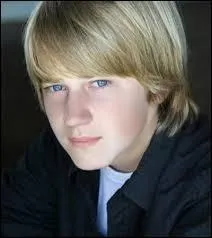 Qui est ce beau blond ?