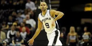 Qui est ce joueur de basket ?