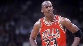 Qui est ce joueur de basket ?