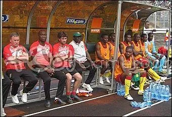 Finissons avec le Cameroun ! Quelle est la nationalit du slectionneur du Cameroun ?