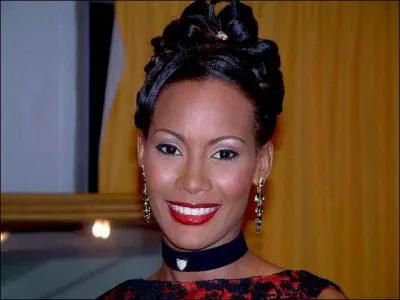 Pour l'anne 2003, c'est Corinne Corman qui fut lue Miss France. Elle reprsentait une rgion d'outre-mer laquelle ?