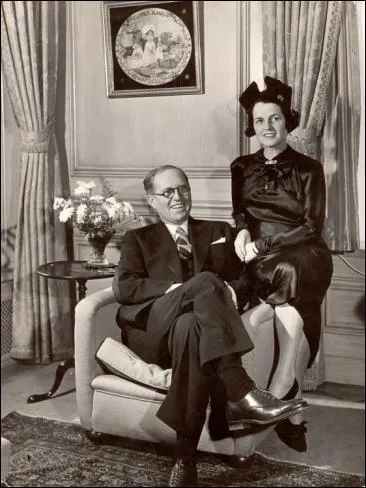 John est le deuxime fils de...