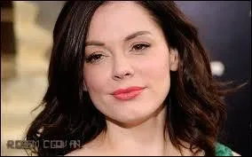 En quoi se transforme Paige au cours des saisons ?