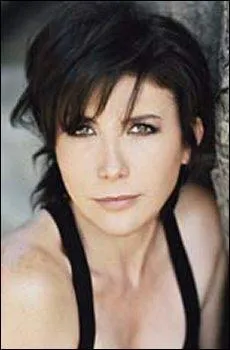 Qui est cette chanteuse et humoriste, qui fut longtemps la compagne d'Andr Manoukian ?