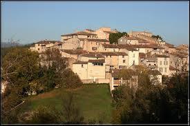 Je vous emmne  Carcs. Cette ville pacaenne situe en Pays de la Provence Verte se trouve dans le dpartement n ...